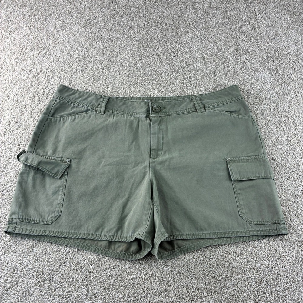 Liz Claiborne Women's Size 16‎ Green Cotton Cargo Shorts Casual Outdoor Comfort